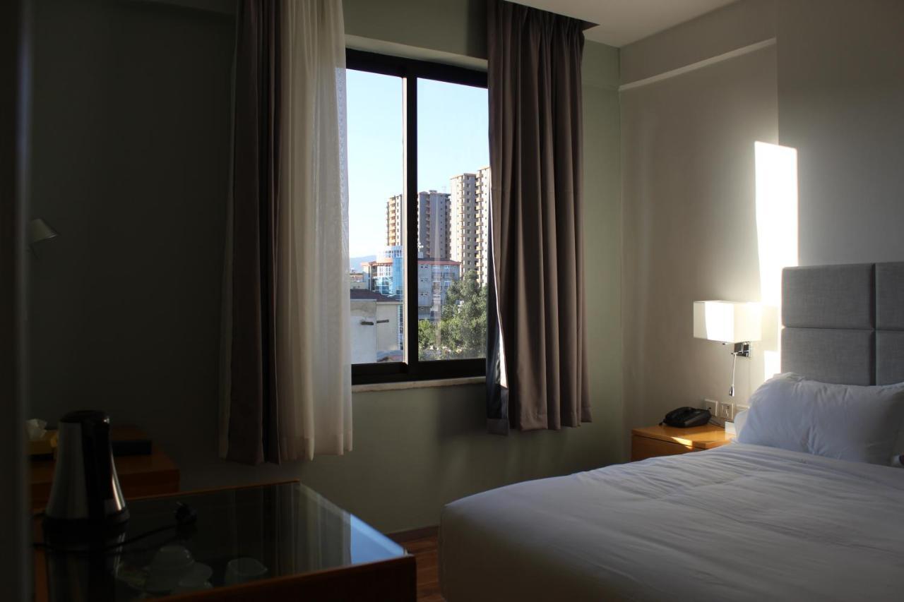 Cot Hotel アジス・アベバ エクステリア 写真
